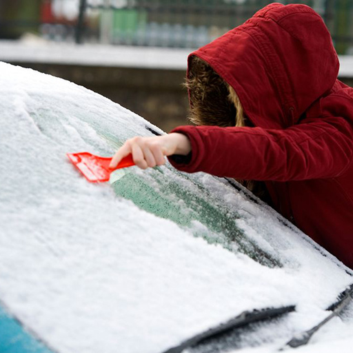 ترفندهای جلوگیری از یخ زدن شیشه اتومبیل